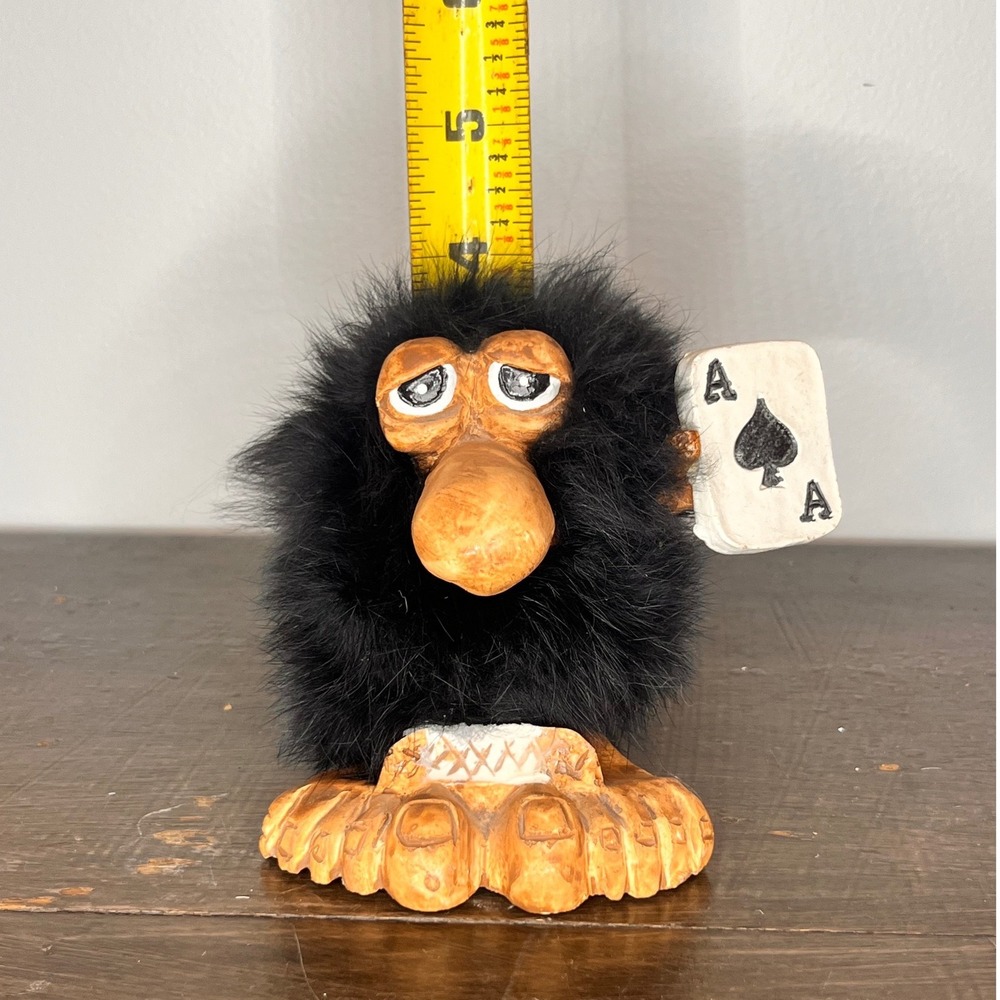 Vintage Ace of Spades Troll Figurine Fur Desk Troll Kitsch Collectible - Picture 5 of 5